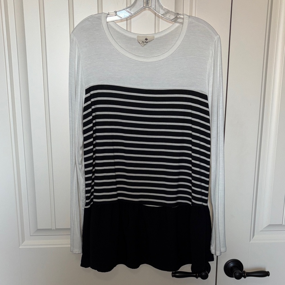 Elegant Black and White Striped Long Sleeve Top